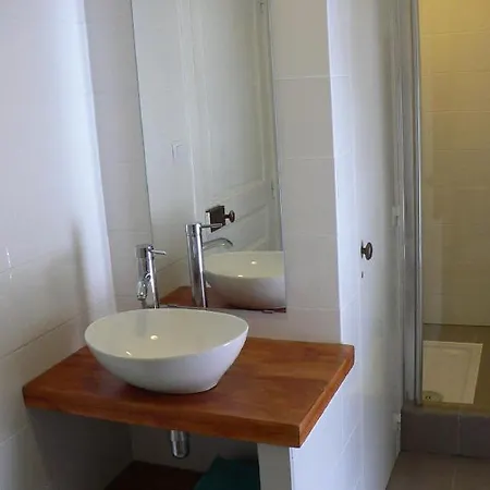 Oda ve Kahvaltı Chambres Et Table D'hotes Les Garachons Sauret-Besserve